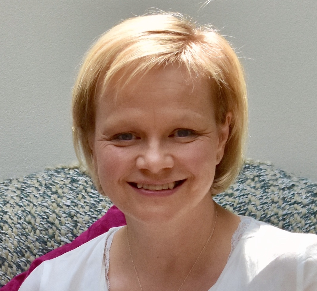 Headshot of Sue Holloway, Copy Coach